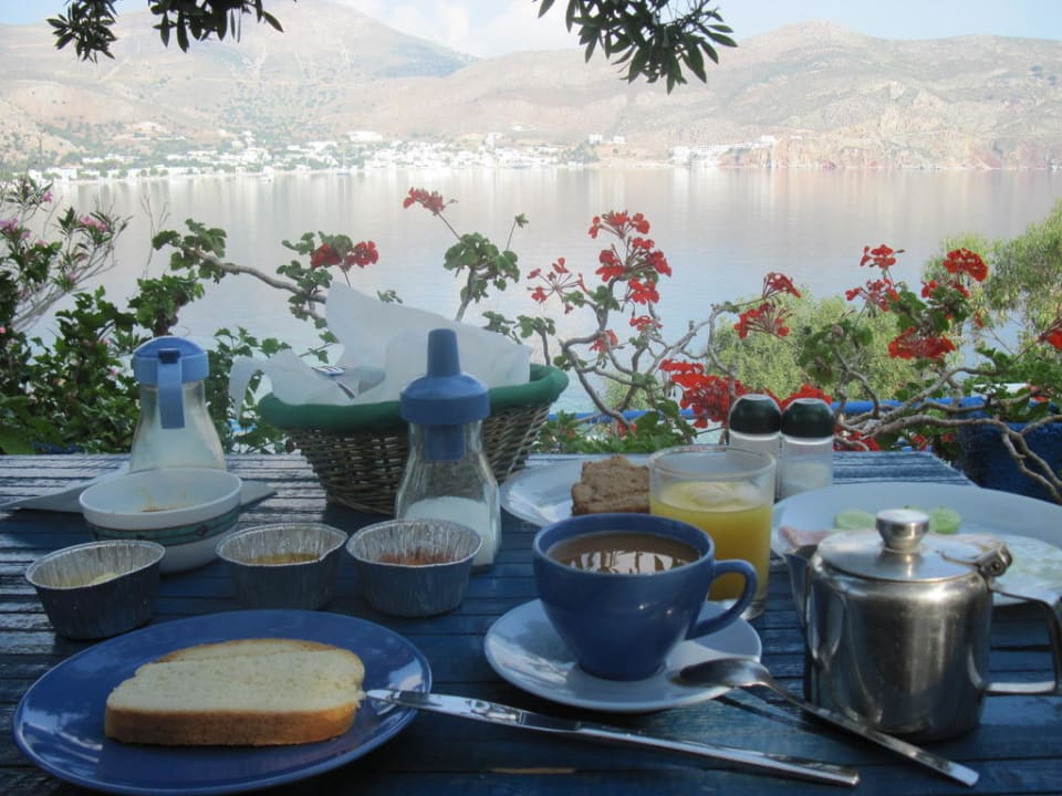 Frühstück mit Ausblick Antoniadi Rooms B&B