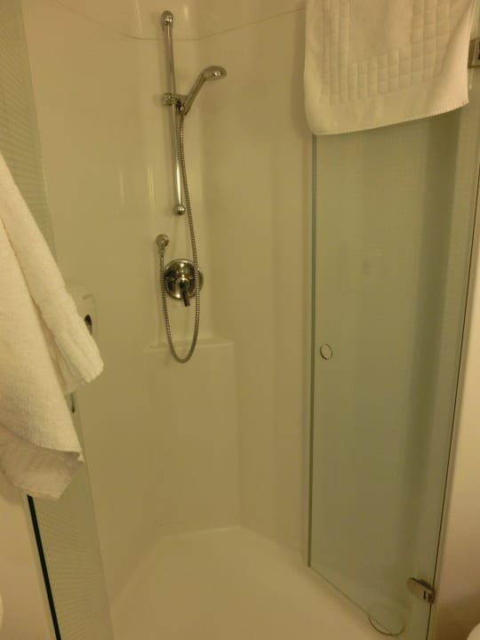 Dusche Hotel ibis London Wembley