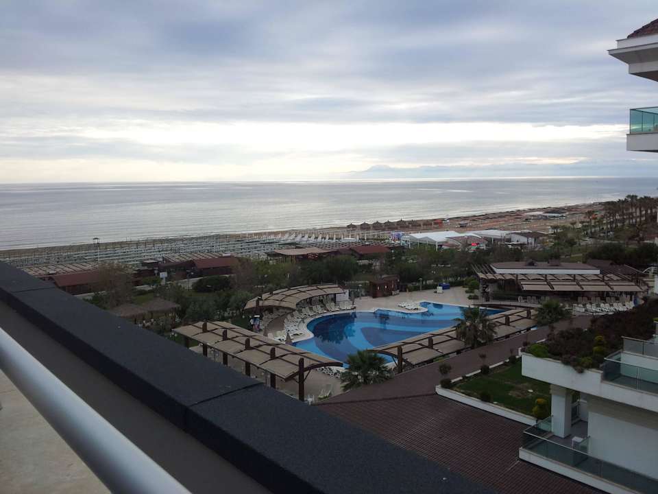 Seitlicher Meerblick von unserem Balkon Commodore Elite Suites & Spa - Adults only