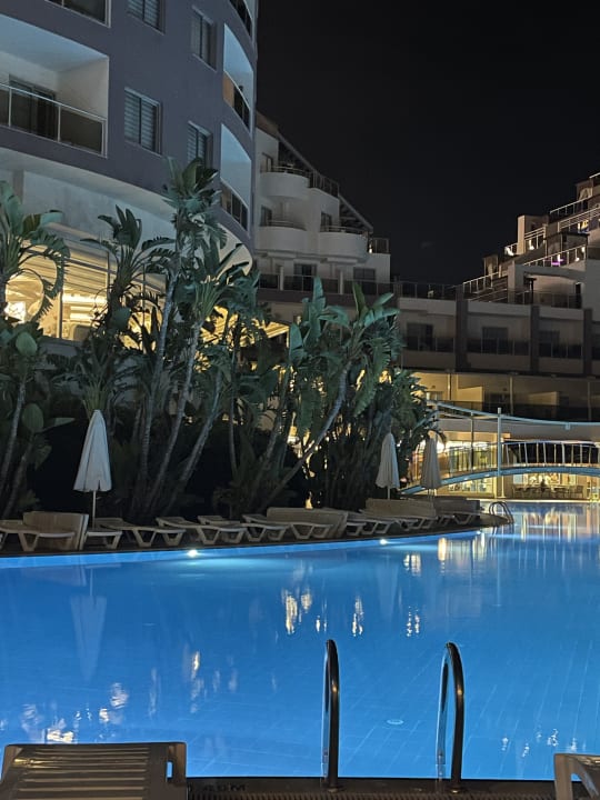 Pool Saturn Palace Resort Hotel