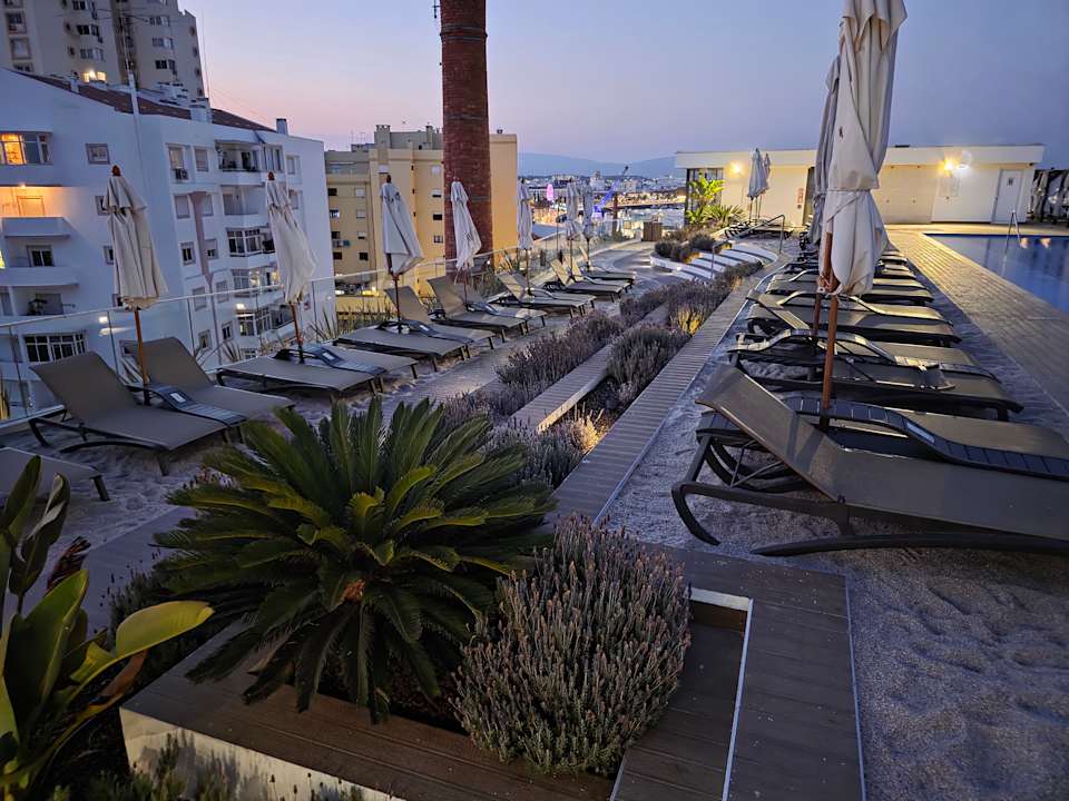 Pool Jupiter Marina Hotel