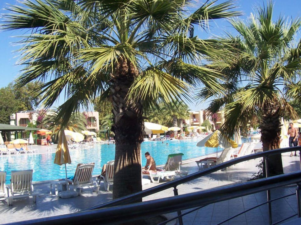 Ausblick auf einen der Pools VONRESORT Golden Beach