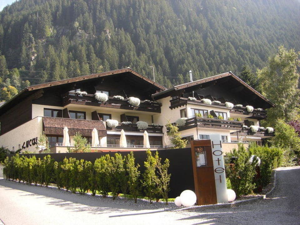 Hotel Lucas Außenansicht MONTAFON Lodge Hotel und SPA