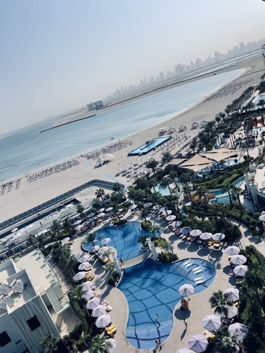 Ausblick Centara Mirage Beach Resort Dubai - A World of Family Fun