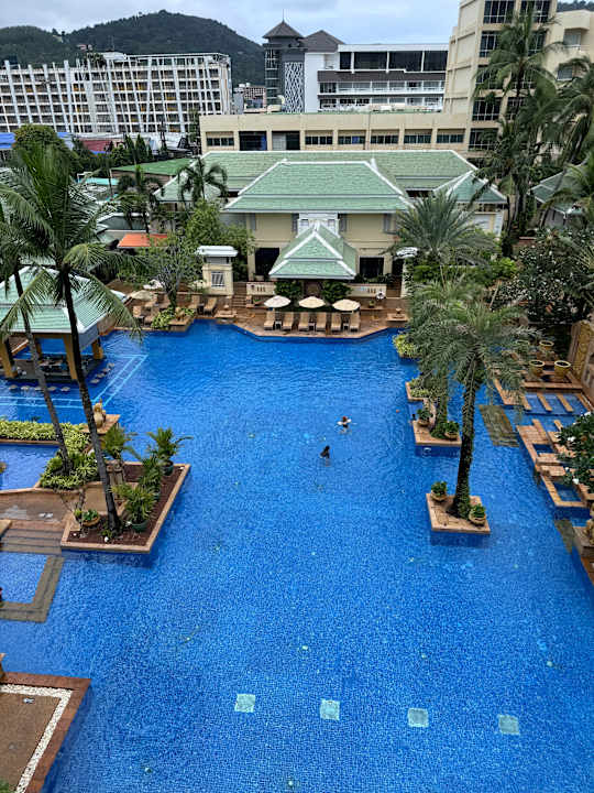 Pool Holiday Inn Resort Phuket