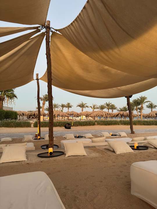 Gastro Serry Beach Resort