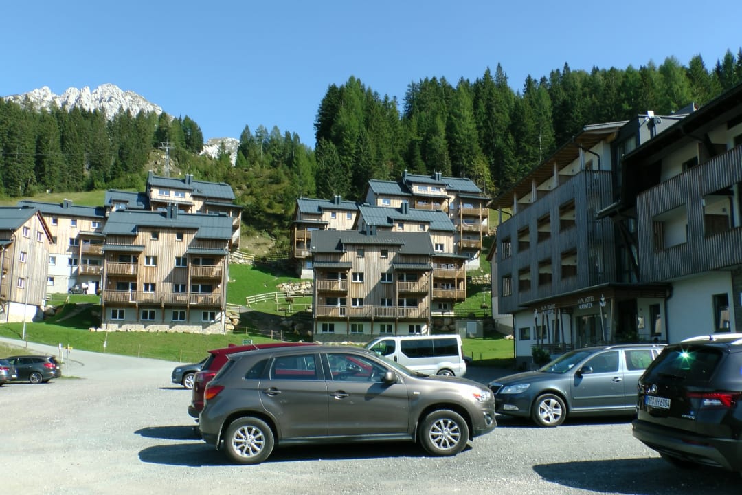 Außenansicht Almhotel Kärnten