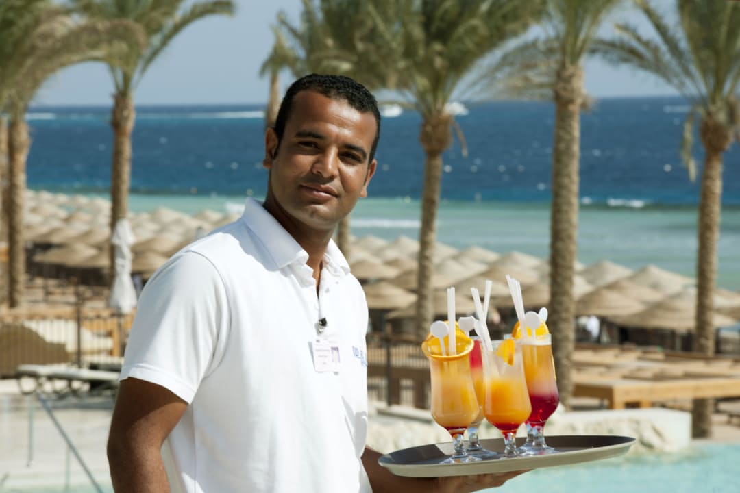 Makadi Spa- Mittarbeiter am Pool Makadi Spa - Adults only