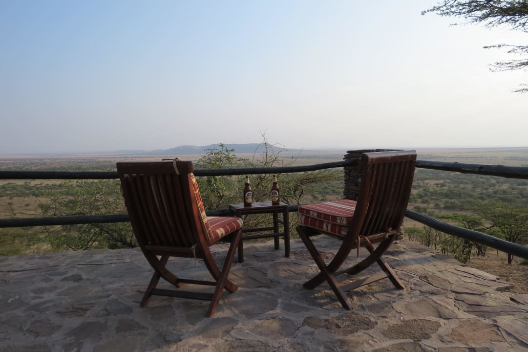 Von hier aus Tierbeobachtungen genießen Serengeti Serena Safari Lodge