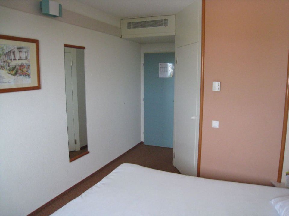 Eingang Hotel Ibis Fribourg