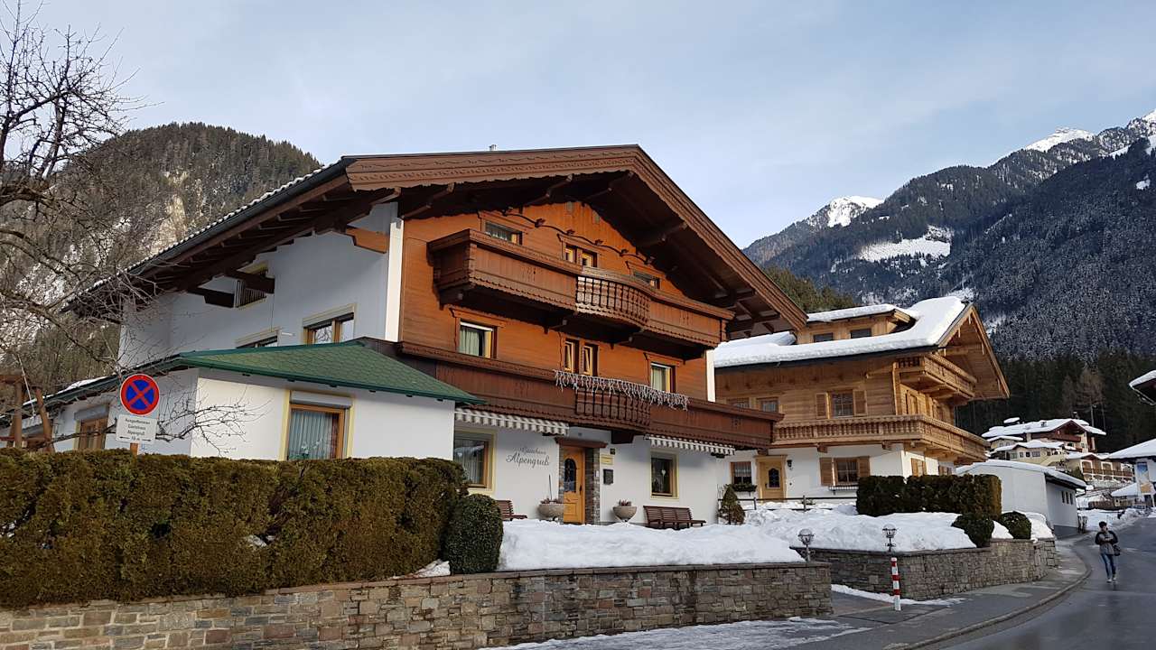 Außenansicht Gästehaus Alpengruss