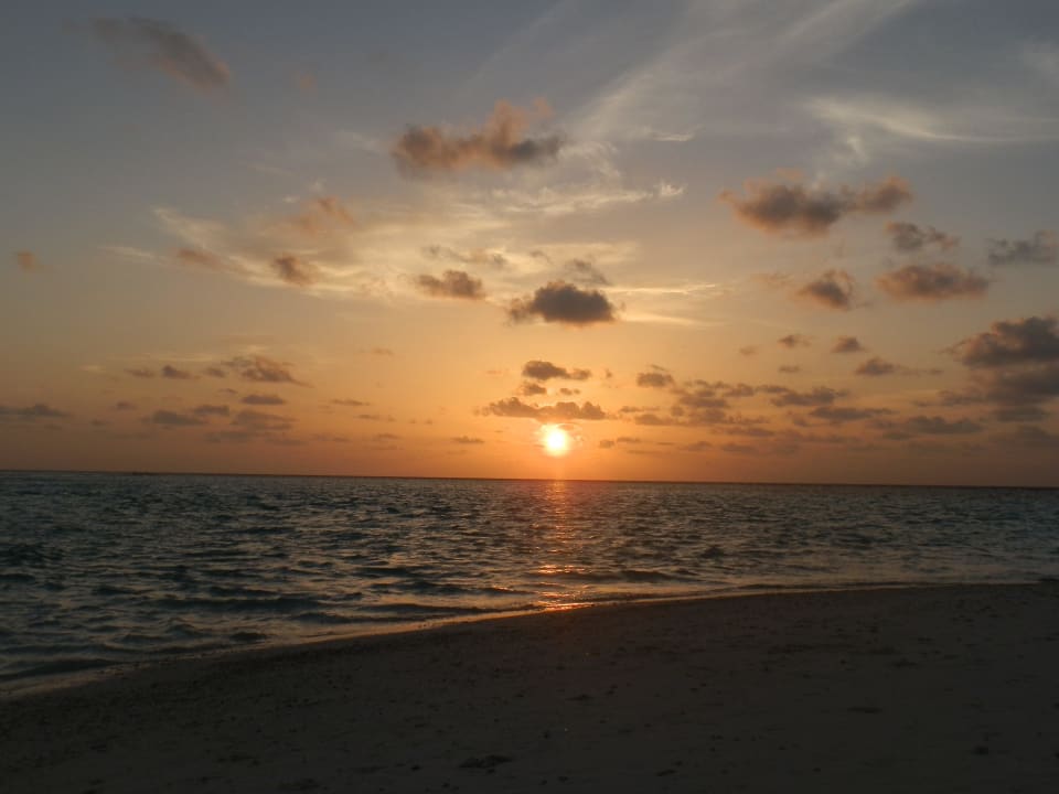 Traumhafte Sonnenuntergänge Kuredu Island Resort & Spa