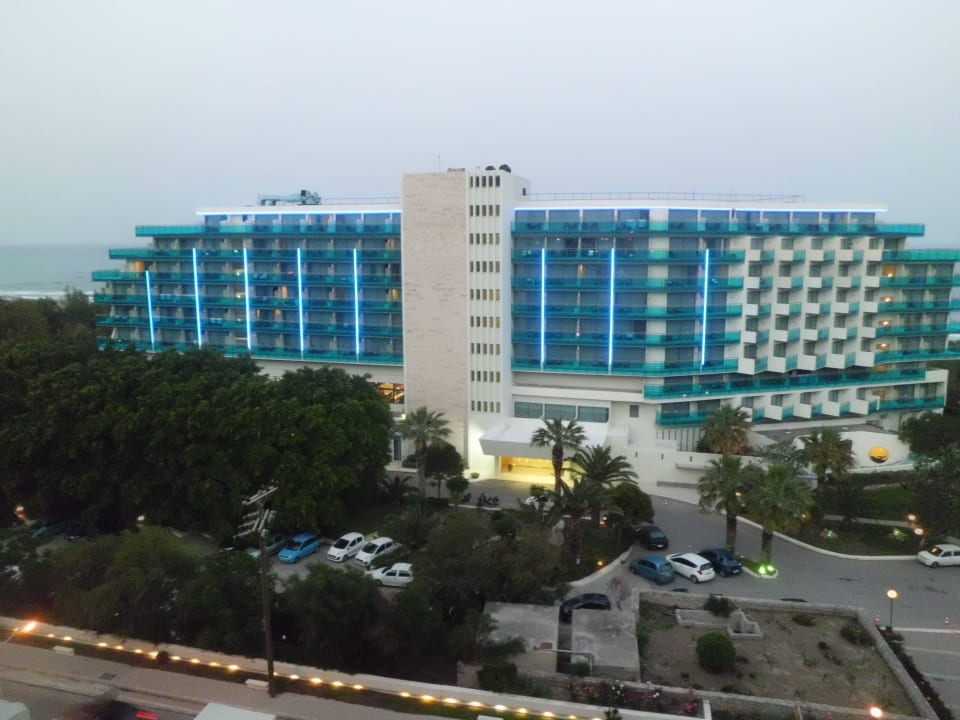 Blick vom Palace auf´s Beach Hotel Calypso Beach