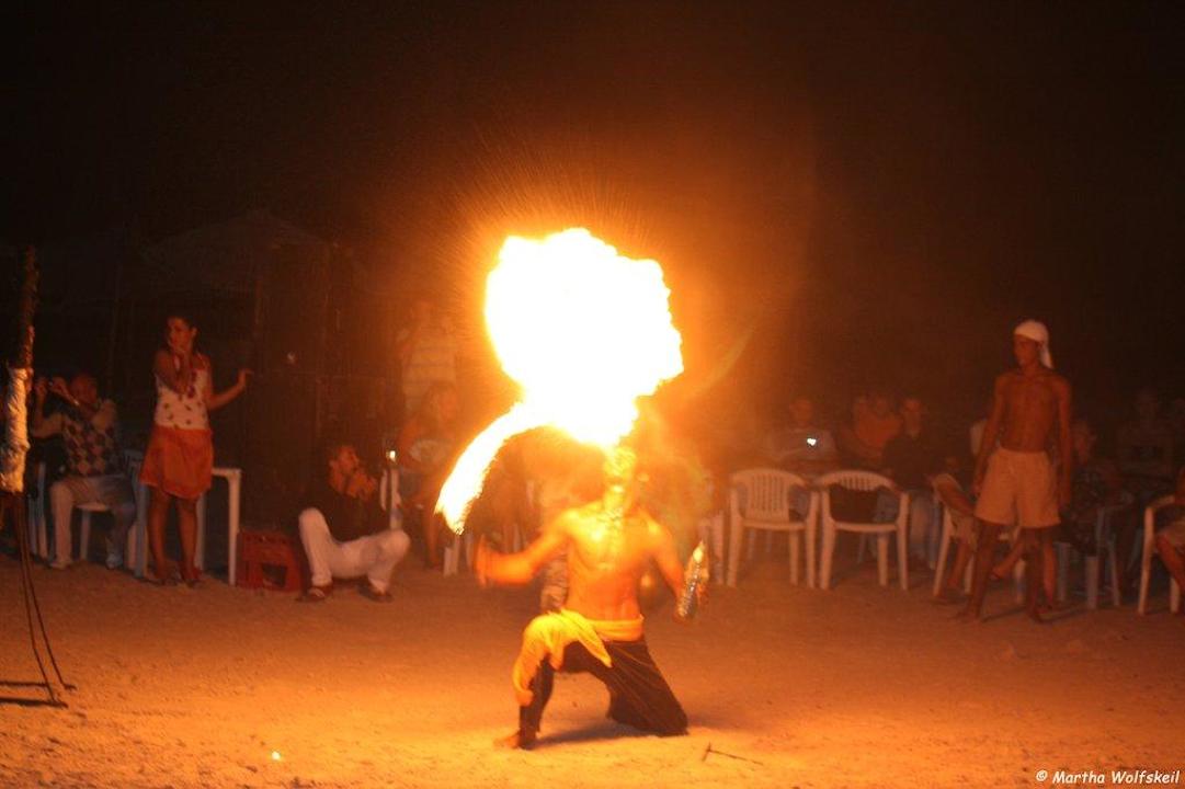 Abendanimation: Feuerspucker am Strand Hotel Bravo Djerba