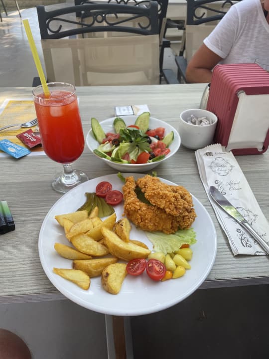 Gastro Charm Beach Hotel