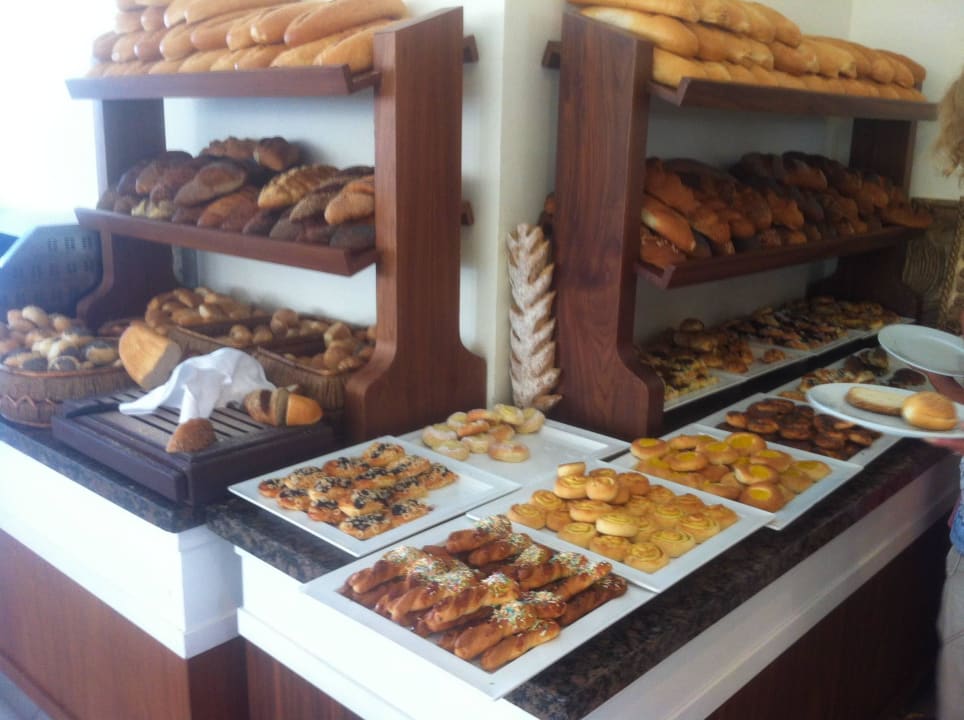 Советую сидеть подальше от тостера - дымит Asteria Family Resort Side