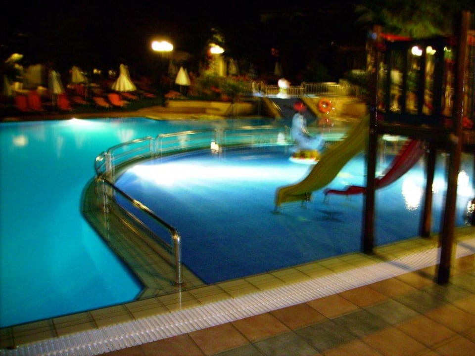 Schwimmingpool TUI SUNEO Chrissi Amoudia