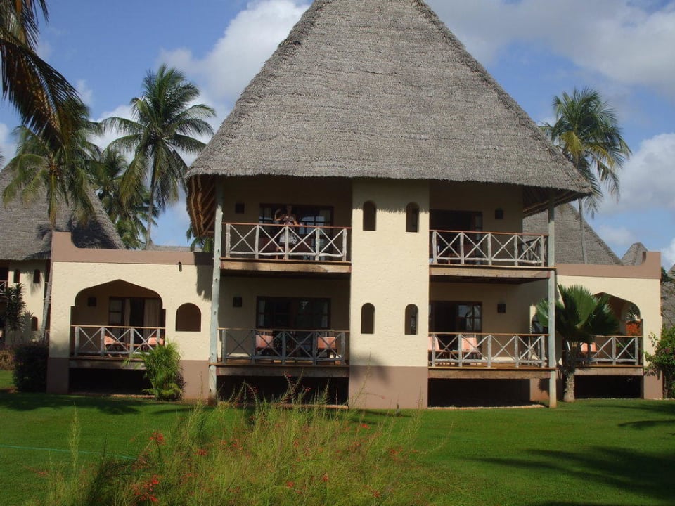 Bungalow Neptune Pwani Beach Resort & Spa