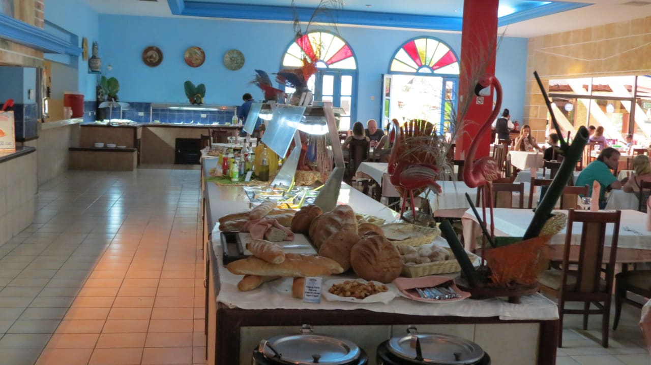 Main restaurant buffet Hotel Roc Barlovento