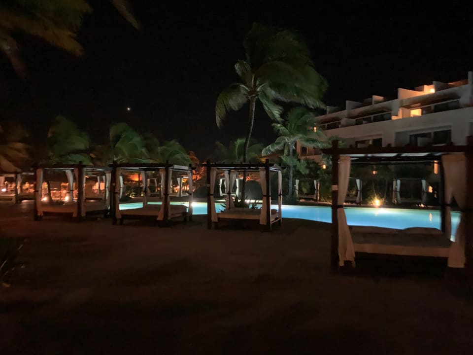 Pool Akumal Bay Beach & Wellness Resort