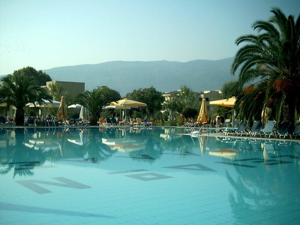 Pool mit Blick zum Olymp alltoura Club Hotel Poseidon Palace