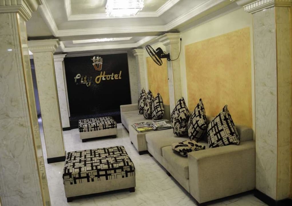 Seating Area, Sofa, Desk VJ City Hotel