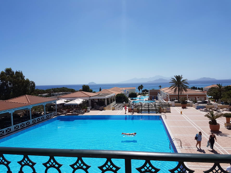 Pool Porto Bello Royal