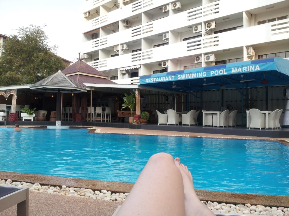 Relaxen am Pool Guesthouse Elefhant Plaza