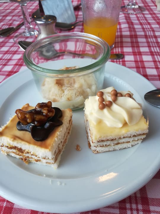 Gastro Valentin Grand Park Suite Hotel