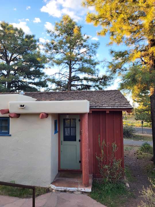 Außenansicht Bright Angel Lodge