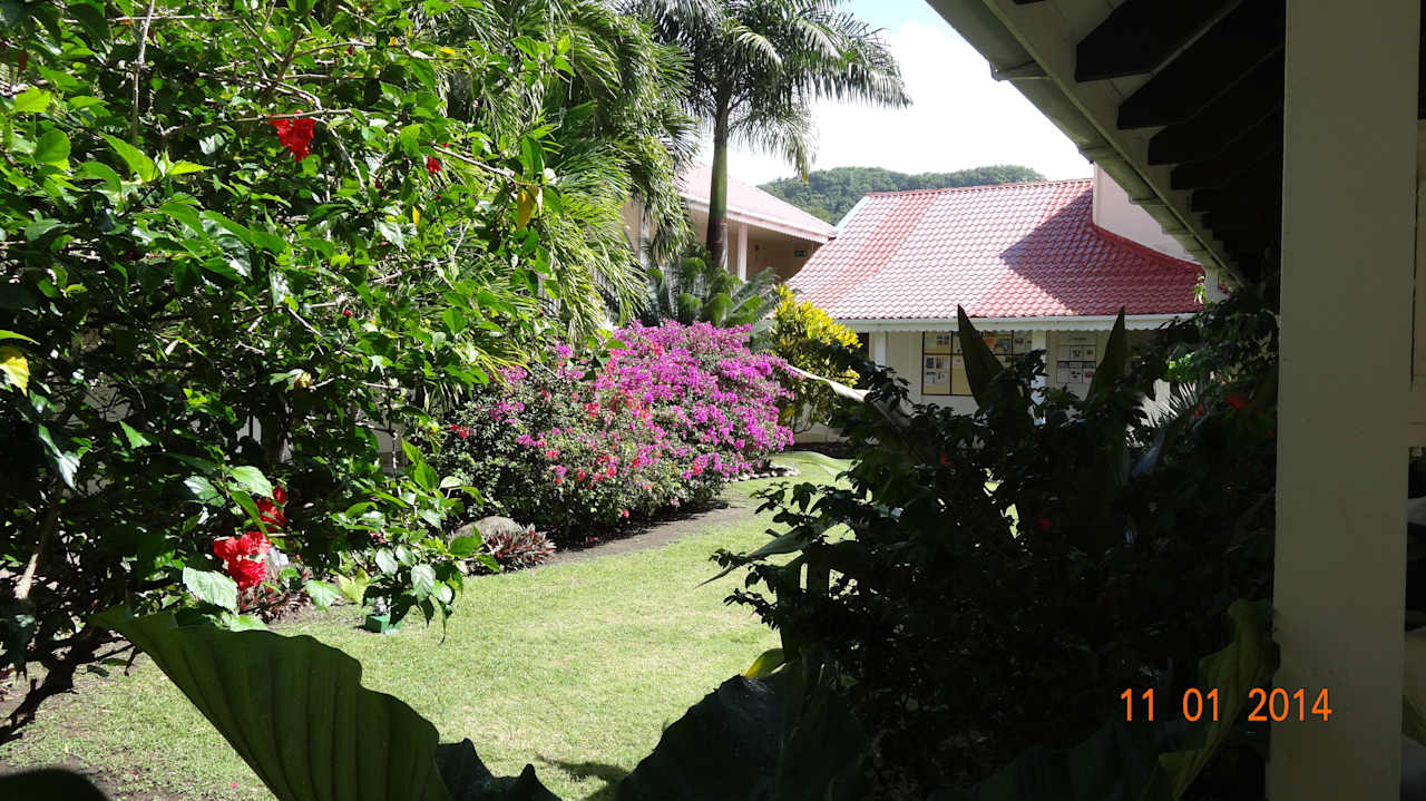 Innerhalb der Hotelanlage Radisson Grenada Beach Resort