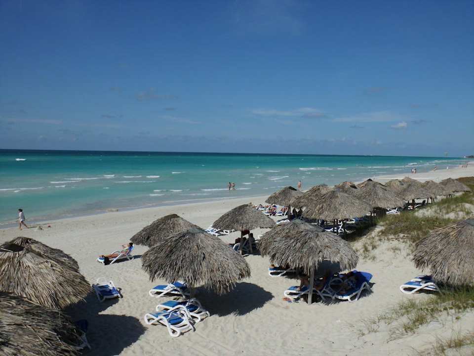Strand mit Schirmen & Liegen Blau varadero - Adults only
