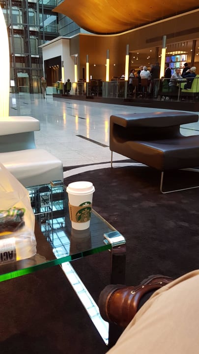 Die Lobby Hilton Frankfurt Airport