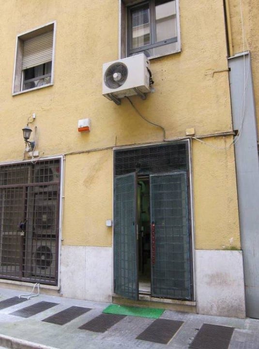 Küche unterm Zimmerfenster Hotel Seven Kings Relais