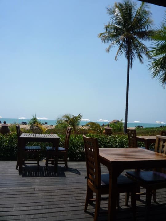 Ausblick zum Strand vom Restaurant Khaolak Orchid Beach Resort