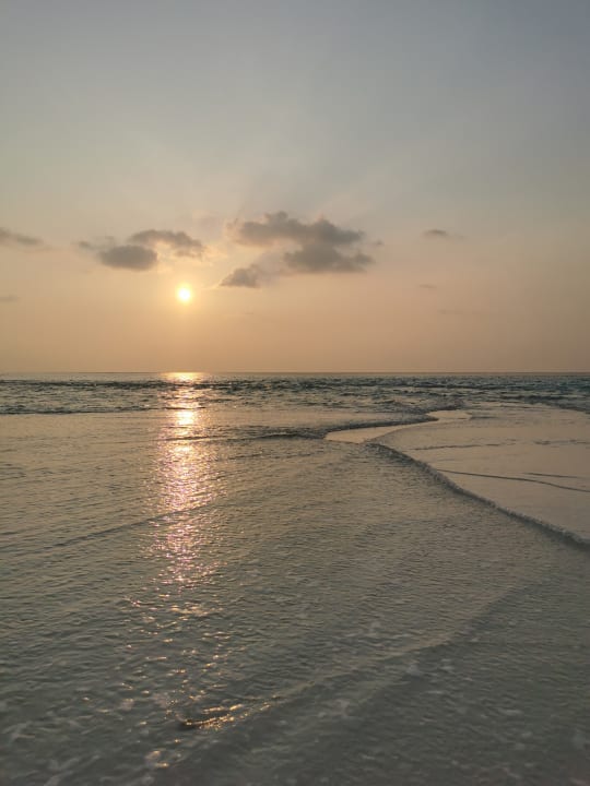 Strand Kuredu Island Resort & Spa