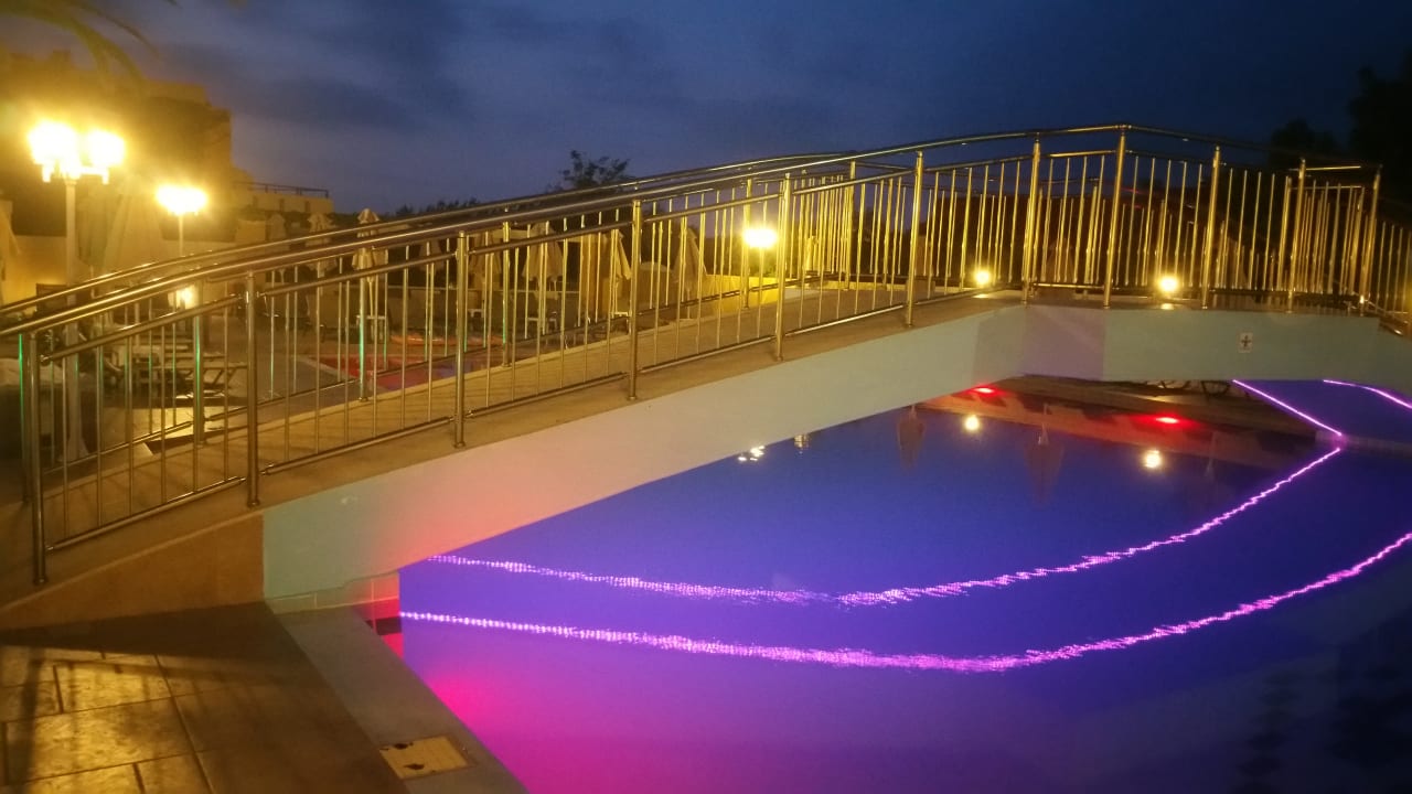 Pool Vantaris Luxury Beach Resort