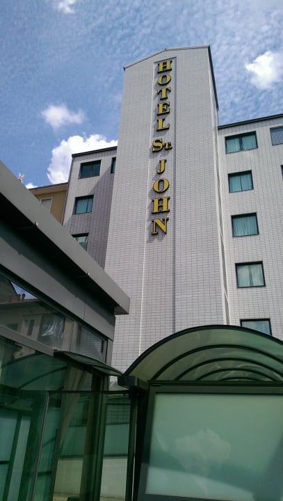 Das Hotel von außen iH Hotels Milano St. John