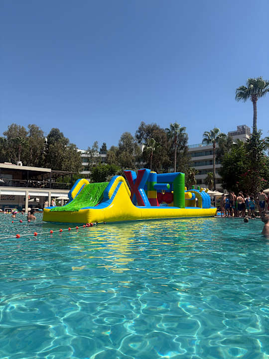 Pool Arum Barut Collection