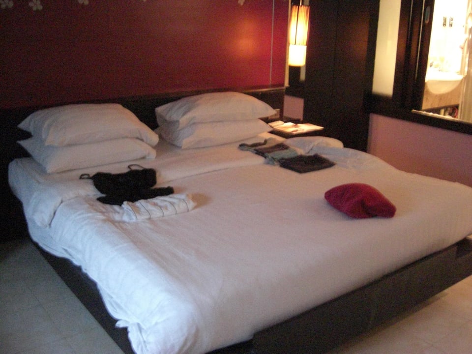 Im hinteren Pool Bereich La Flora Khao Lak