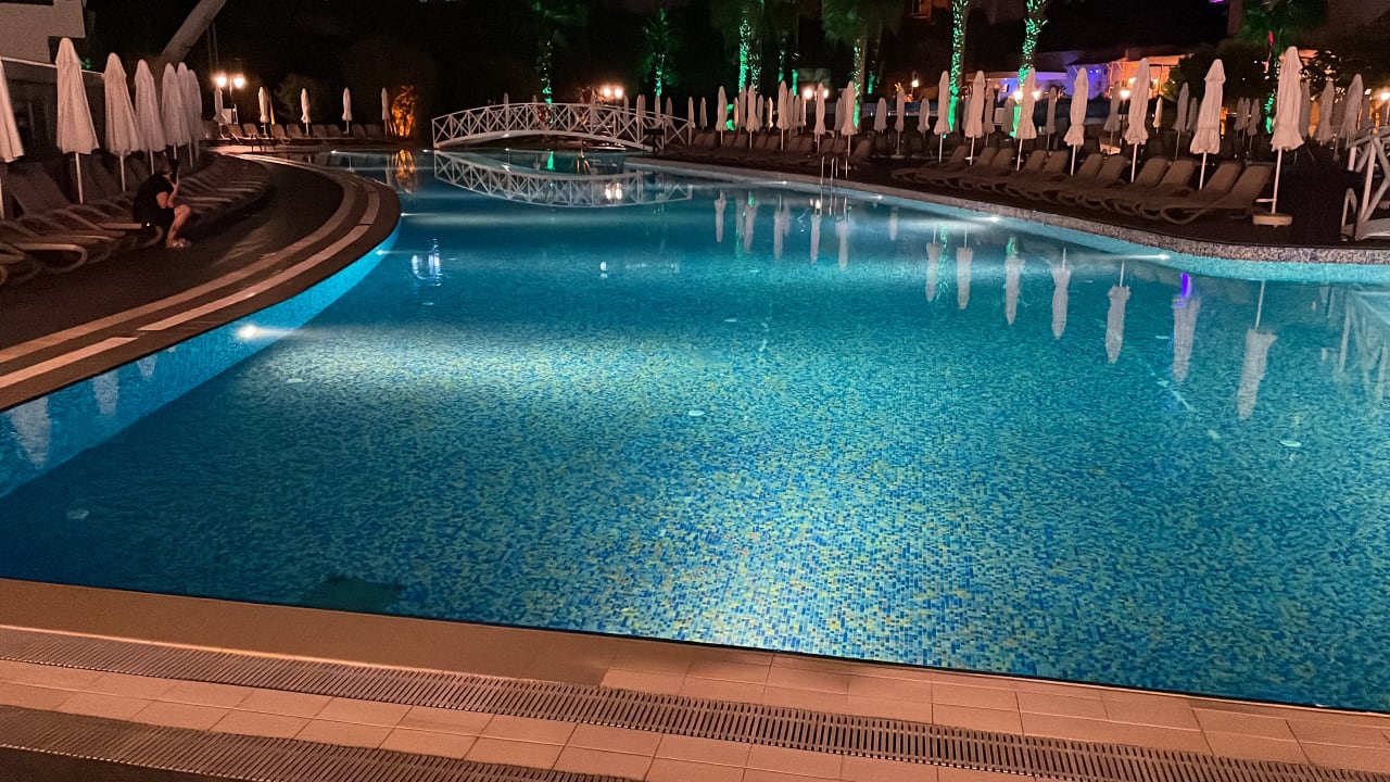 Pool Side Mare Resort & Spa