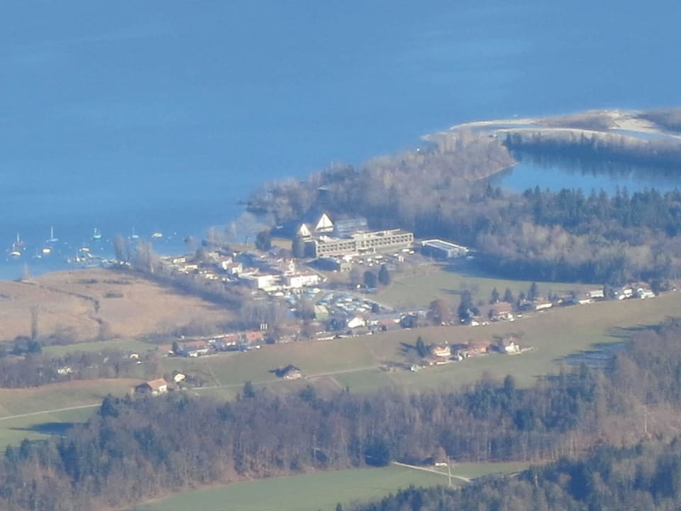 Fernaufnahme vom Stockhorn Deltapark Vitalresort