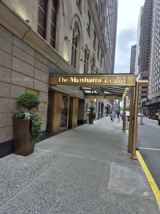 Außenansicht Hotel Manhattan Club