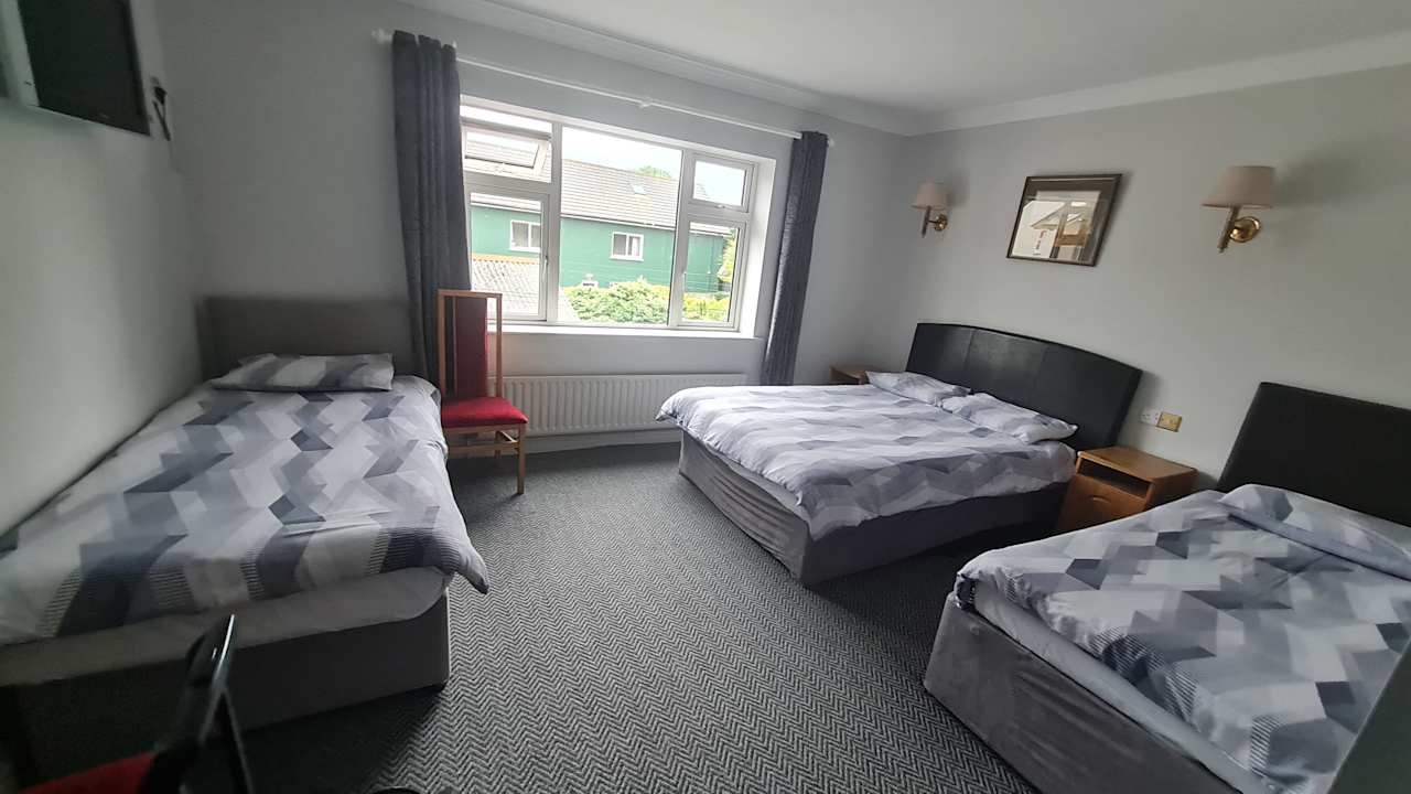 Zimmer HarmonyInn - Glena House