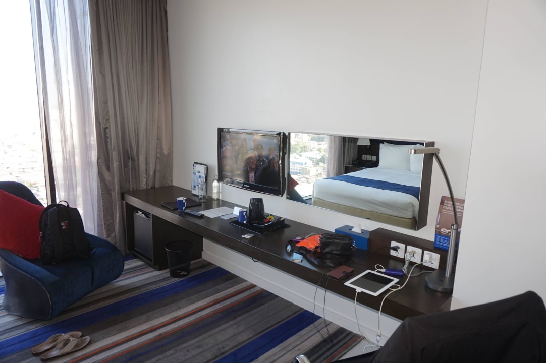 TV Holiday Inn Express Bangkok Siam