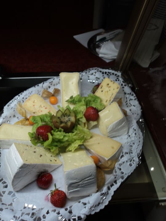 Käseplatte zum Frühstück Hotel Herzog Georg