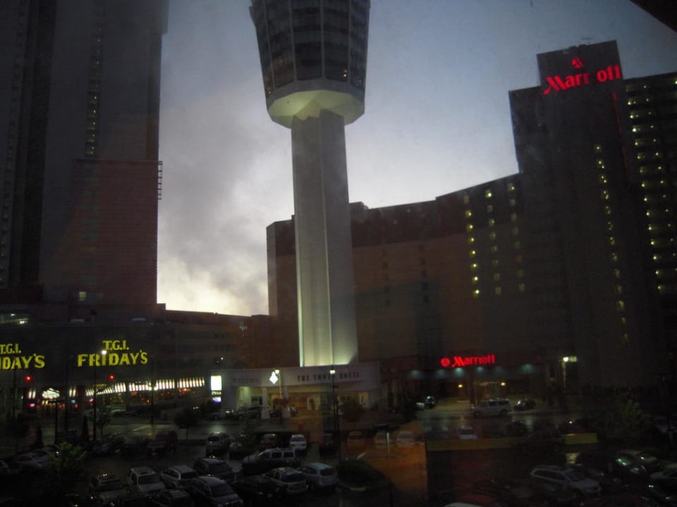 Blick auf Niagarafalls vom Zimmer. Radisson Hotel and Suites Fallsview