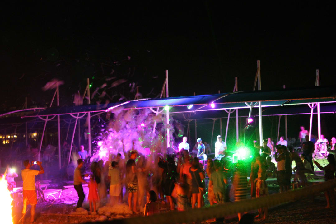 Beach/Schaum Party am Strand Seaden Sea World Resort & Spa
