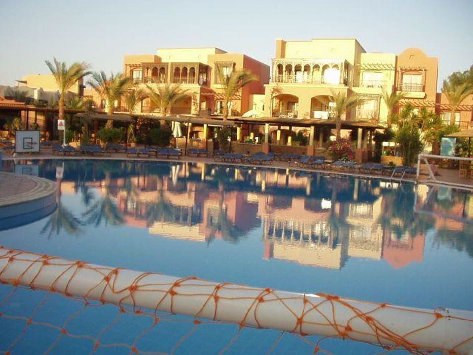 Blick über den Pool Jaz Makadi Saraya Resort