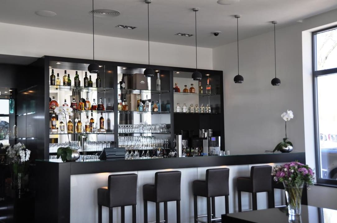 Bar im Neubau Relais & Châteaux Hotel Burg Schwarzenstein